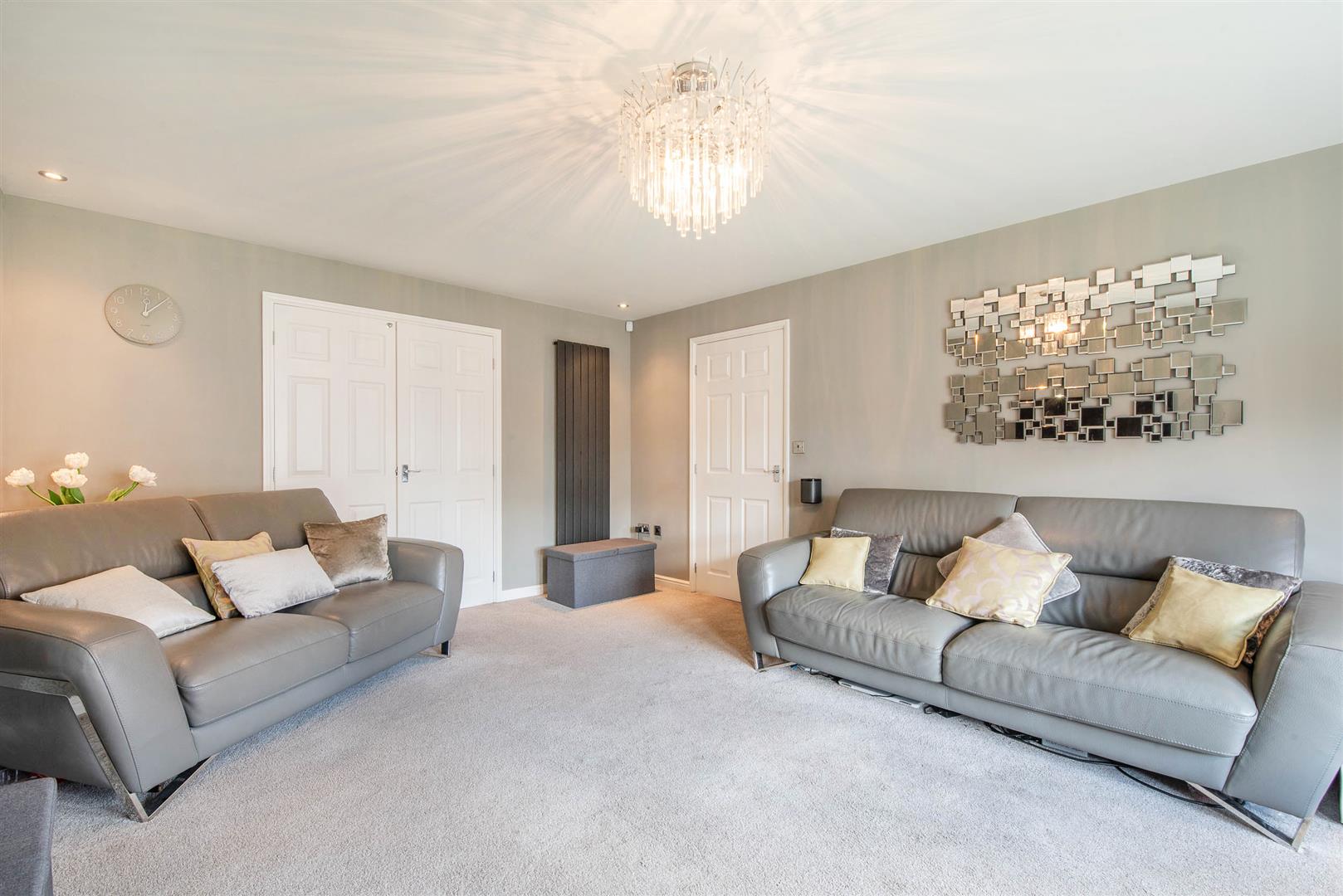 4 bed property in Parish Gardens, Leyland